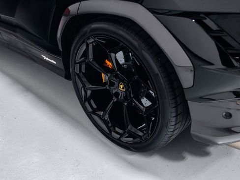 Used 2024 Lamborghini Urus Performante AWD/4WD image 48