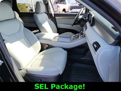 Used 2022 Hyundai Palisade SEL w/ Premium Package image 27