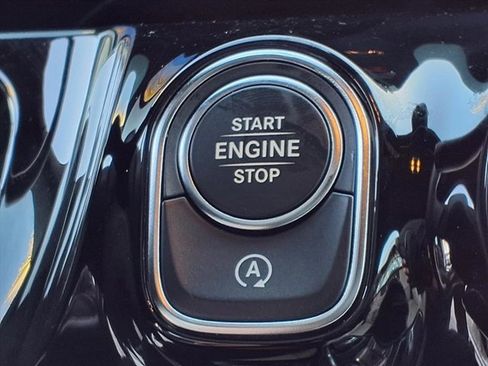 Used 2025 Mercedes-Benz GLA 250 4MATIC image 25