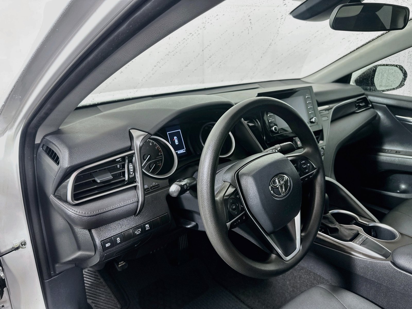 Used 2022 Toyota Camry LE FWD image 9