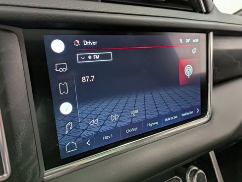 Used 2022 GMC Yukon XL Denali image 12