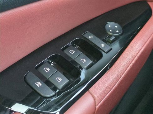 Used 2023 Kia Sportage SX image 25