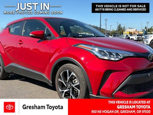Used 2021 Toyota C-HR XLE FWD image 1