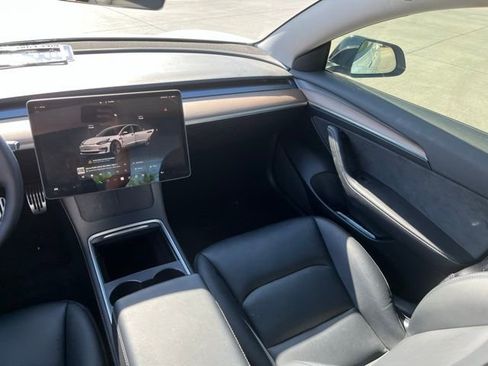 Used 2023 Tesla Model 3 Standard Range image 11