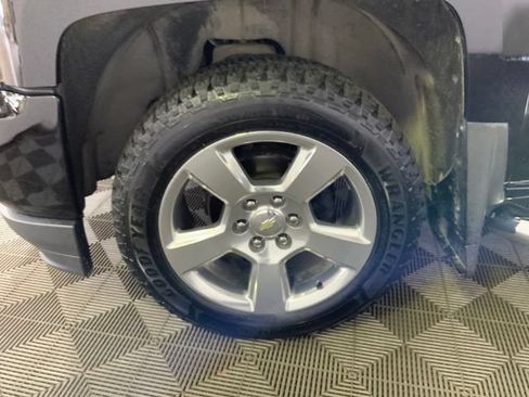 Used 2018 Chevrolet Silverado 1500 LT w/ All Star Edition AWD/4WD image 11