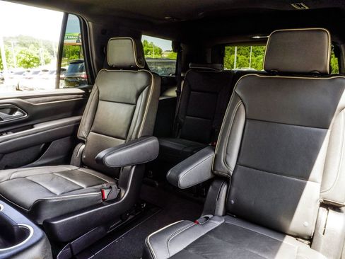 Used 2022 GMC Yukon SLT w/ SLT Premium Package AWD/4WD image 38
