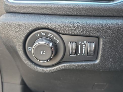 New 2026 Chrysler Pacifica Pinnacle w/ Trailer Tow Group image 28