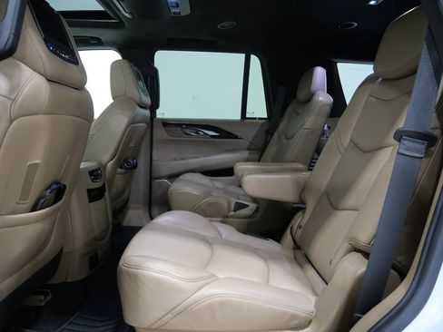 Used 2020 Cadillac Escalade Platinum AWD/4WD image 22
