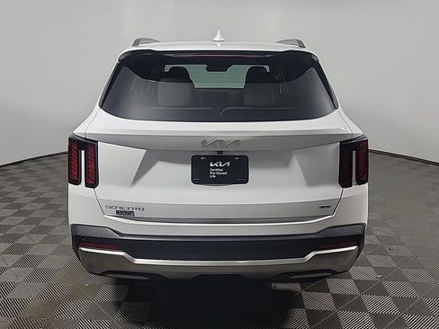 Used 2025 Kia Sorento EX w/ Panoramic Sunroof Package image 5