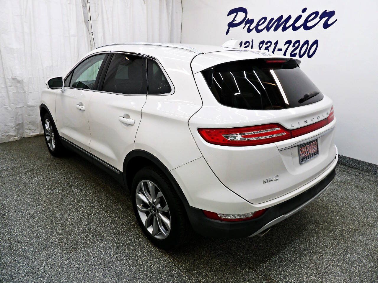 Used 2019 Lincoln MKC Select w/ Select Plus Package AWD/4WD image 4