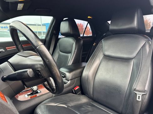Used 2014 Chrysler 300 image 22