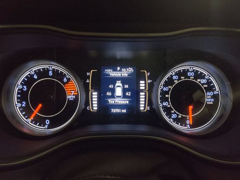 Used 2020 Jeep Cherokee Latitude FWD image 23
