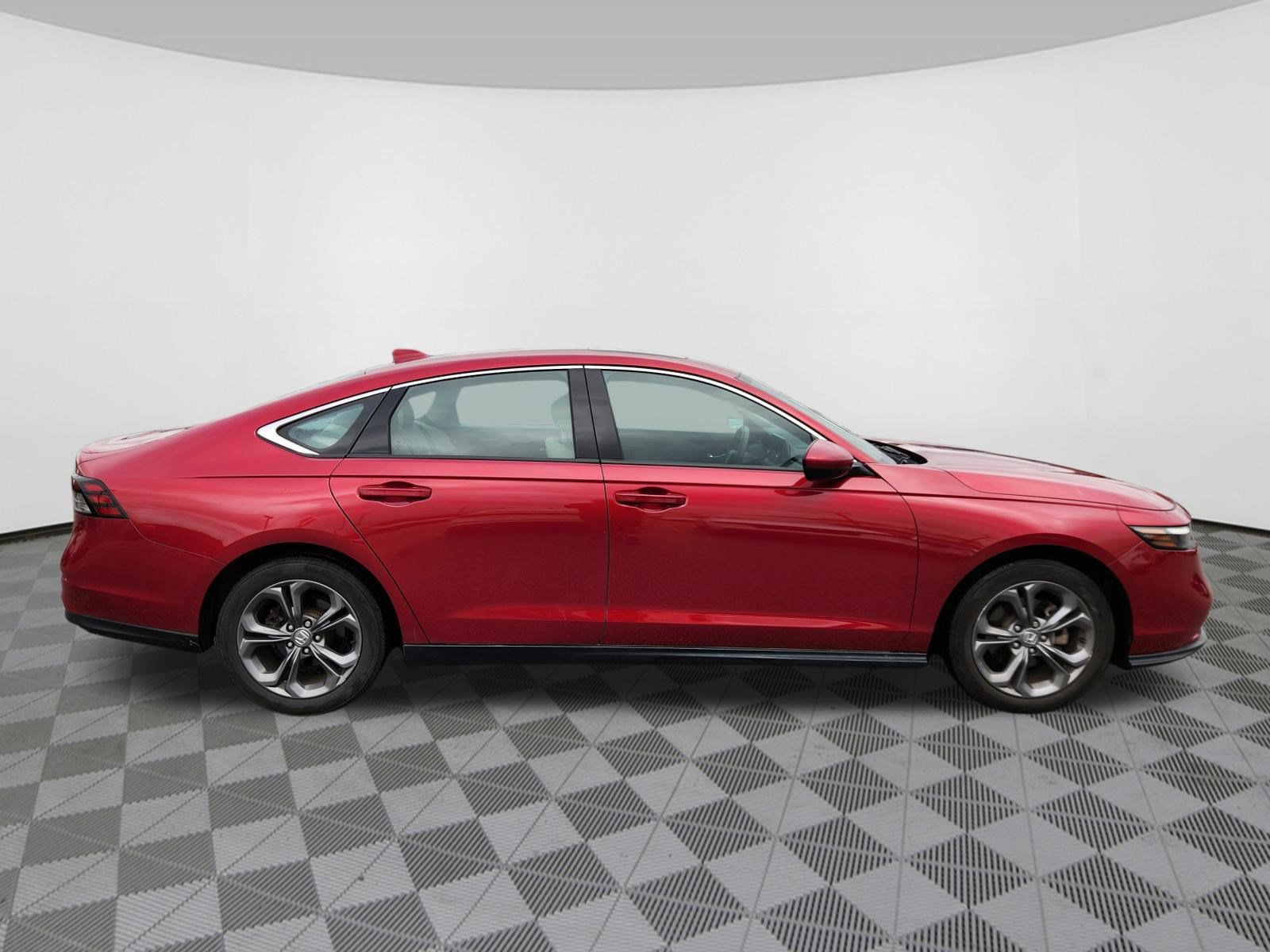 Used 2024 Honda Accord EX image 6