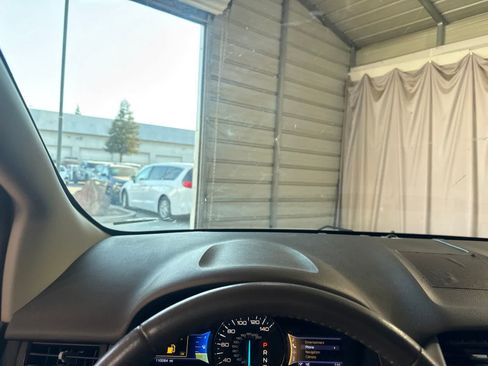 Used 2013 Ford Edge SEL FWD image 21