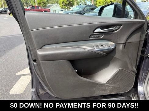 Used 2023 Cadillac XT4 Premium Luxury FWD image 6
