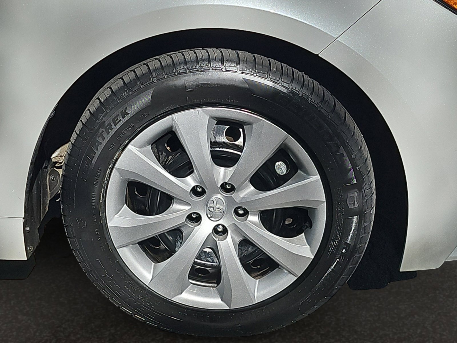 Used 2025 Toyota Corolla LE FWD image 41