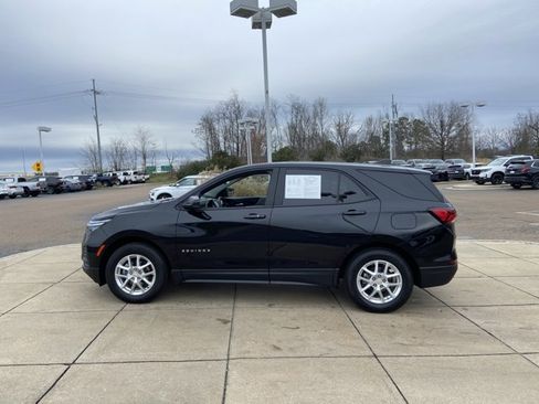 Used 2023 Chevrolet Equinox LS w/ LS Convenience Package image 6