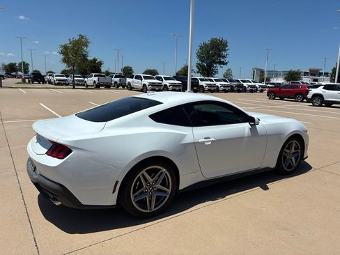 Used 2026 Ford Mustang Premium RWD image 4