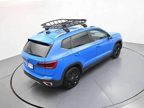 Used 2023 Volkswagen Taos SE w/ Black Wheel Package FWD image 22