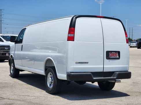 New 2026 Chevrolet Express 2500 Extended RWD image 5