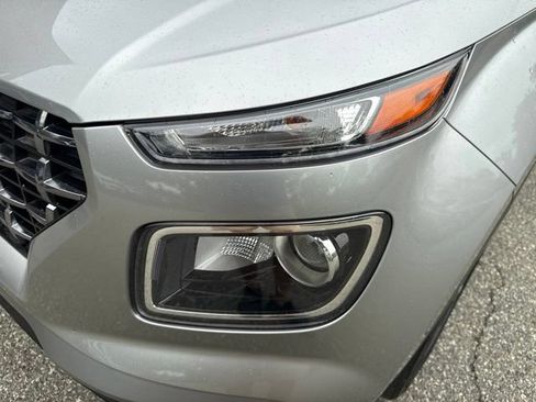 Used 2024 Hyundai Venue SEL FWD image 30