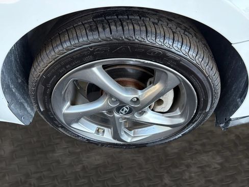 Used 2020 Hyundai Veloster 2.0 FWD image 34