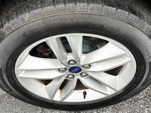 Used 2017 Ford Edge SEL w/ Equipment Group 201A AWD/4WD image 8