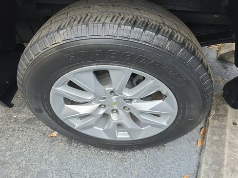 Used 2021 Chevrolet Silverado 1500 Custom image 4