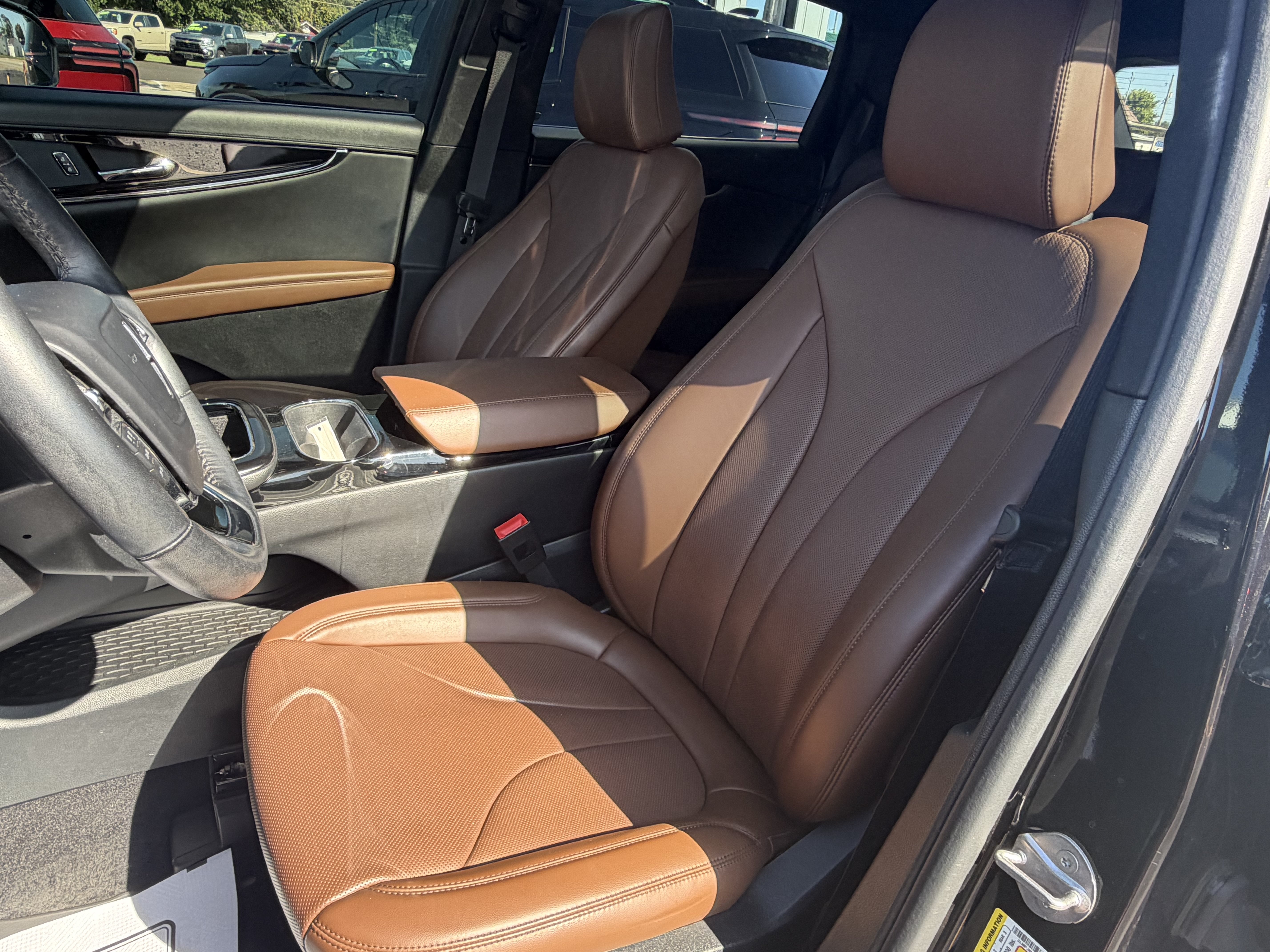 Used 2023 Lincoln Nautilus Reserve w/ Monochromatic Package AWD/4WD image 10
