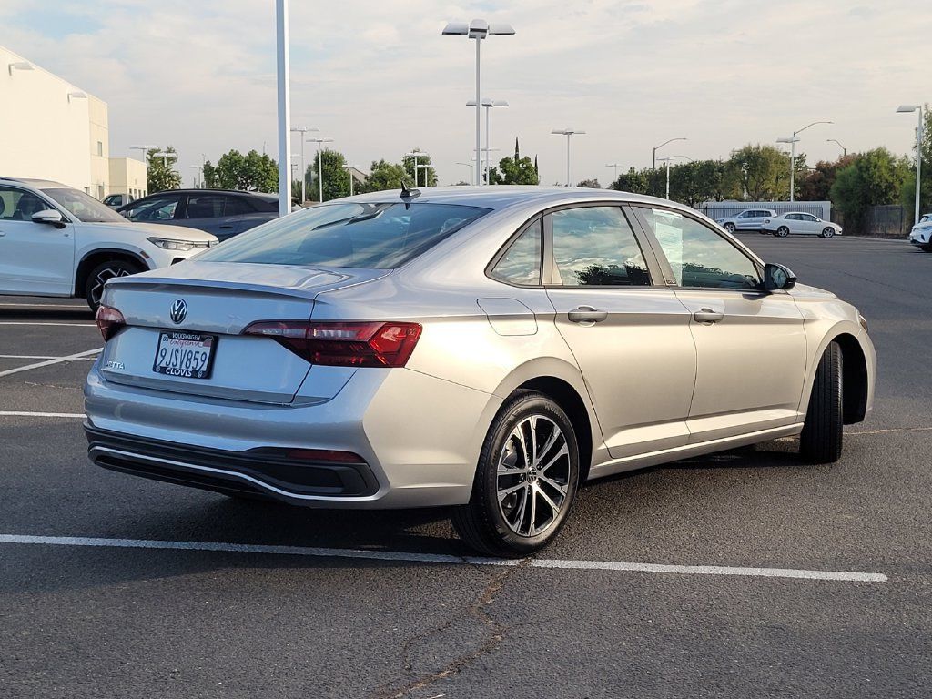 Used 2023 Volkswagen Jetta Sport FWD image 6