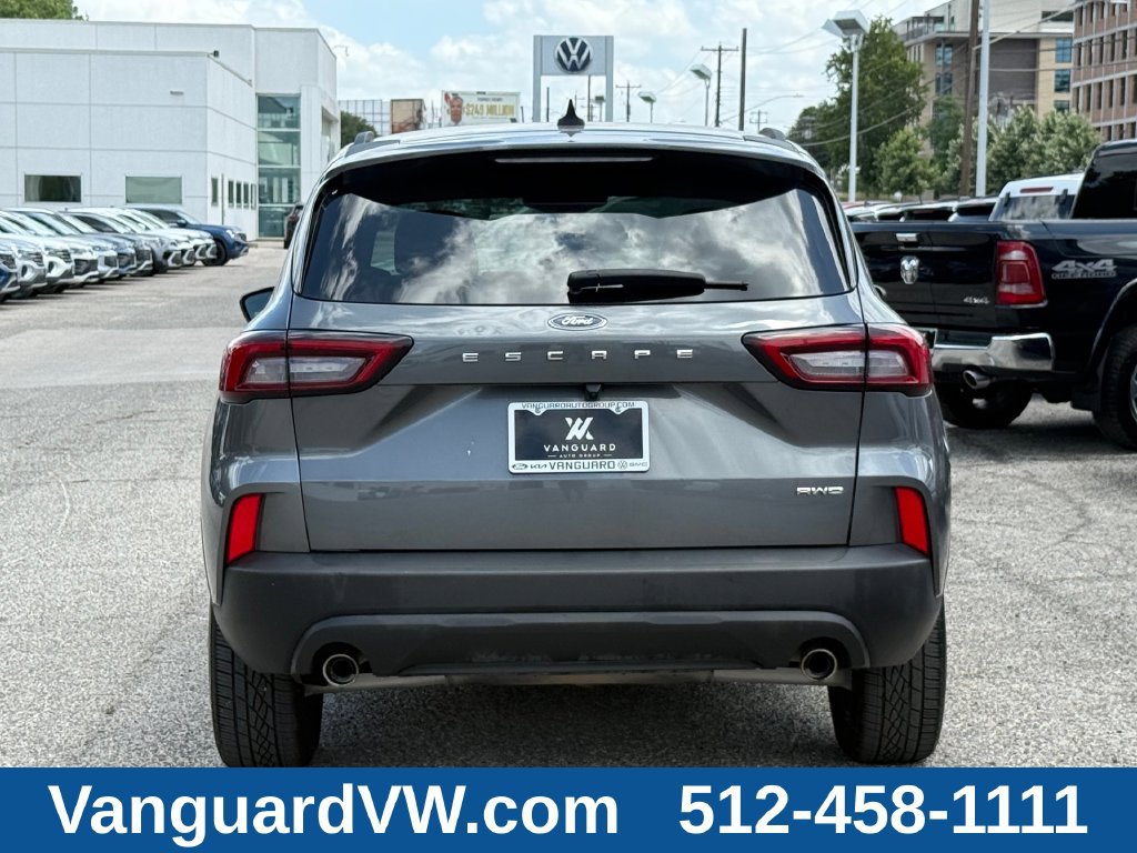 Used 2025 Ford Escape ST-Line Select AWD/4WD image 10