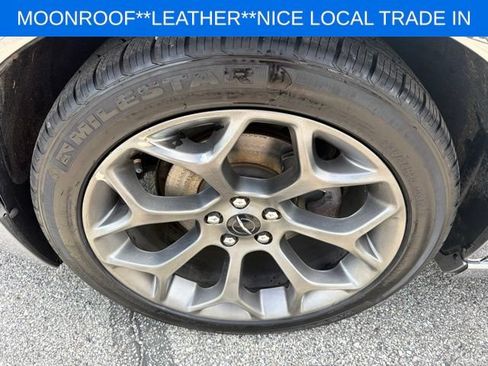 Used 2018 Chrysler 300 S w/ 300S Premium Group RWD image 16