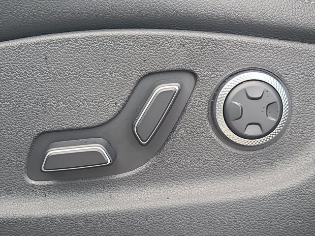 Used 2026 Genesis GV70 2.5T AWD/4WD image 19