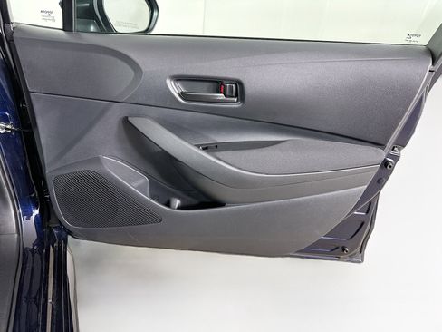 Used 2025 Toyota Corolla LE image 31