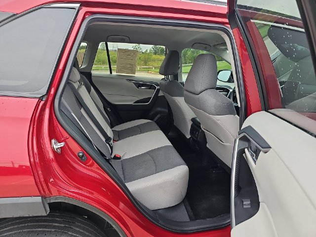 Used 2024 Toyota RAV4 XLE FWD image 26