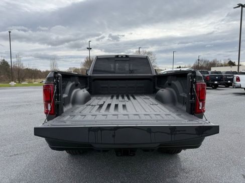 New 2026 RAM 3500 Laramie AWD/4WD image 36