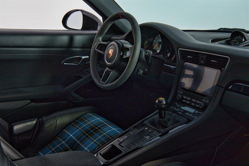 Used 2018 Porsche 911 GT3 RWD image 39