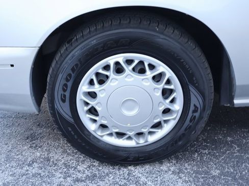 Used 2001 Buick Century Custom w/ Premium Pkg image 7