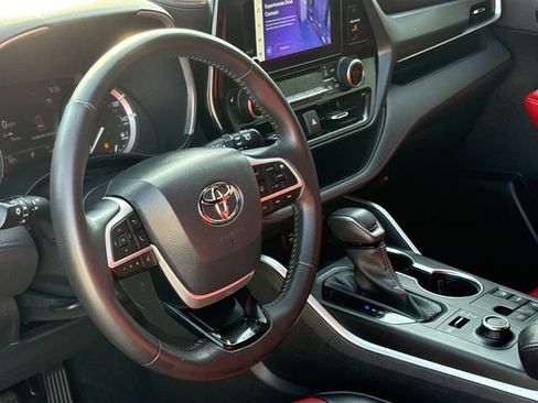 Used 2023 Toyota Highlander XSE AWD/4WD image 19