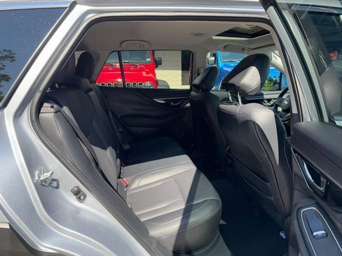Used 2023 Subaru Outback Limited AWD/4WD image 12
