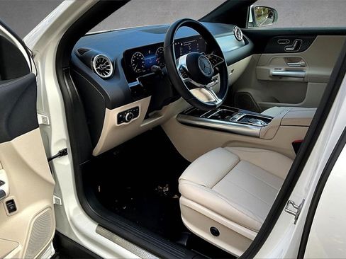 Used 2024 Mercedes-Benz GLA 250 4MATIC image 17