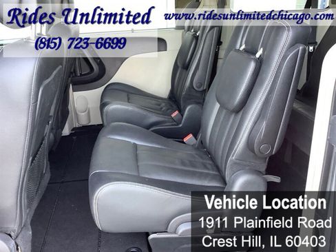Used 2012 Chrysler Town & Country Touring-L w/ Entertainment Group #2 image 24
