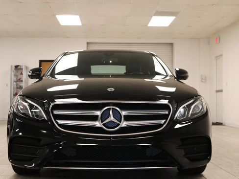 Used 2020 Mercedes-Benz E 350 Sedan image 3