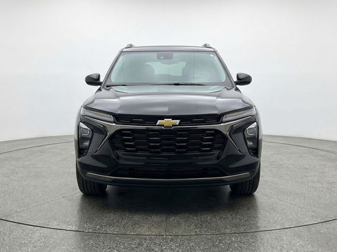 Used 2025 Chevrolet TrailBlazer LT FWD image 2