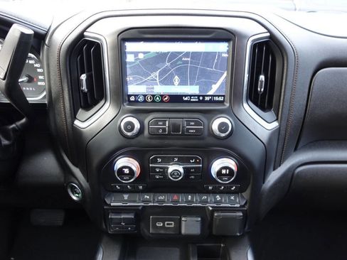 Used 2022 GMC Sierra 2500 AT4 w/ AT4 Preferred Package image 42