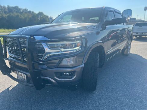 Used 2022 RAM 1500 Limited w/ Body Color Bumper Group image 3