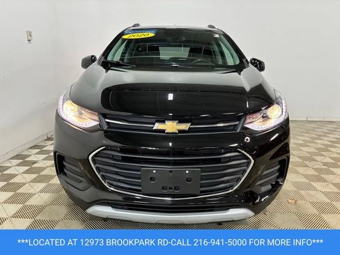 Used 2020 Chevrolet Trax LT w/ Sun & Sound Package AWD/4WD image 2