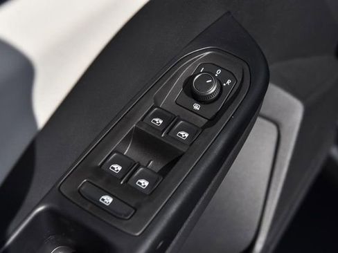 New 2026 Volkswagen Taos S image 8