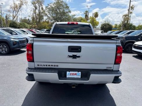 Used 2018 Chevrolet Silverado 1500 LT w/ Redline Edition AWD/4WD image 5