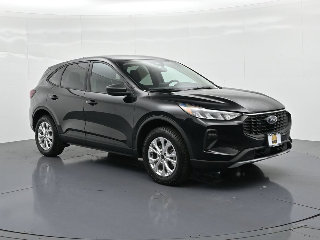 Used 2025 Ford Escape Active w/ Cold Weather Package AWD/4WD image 4